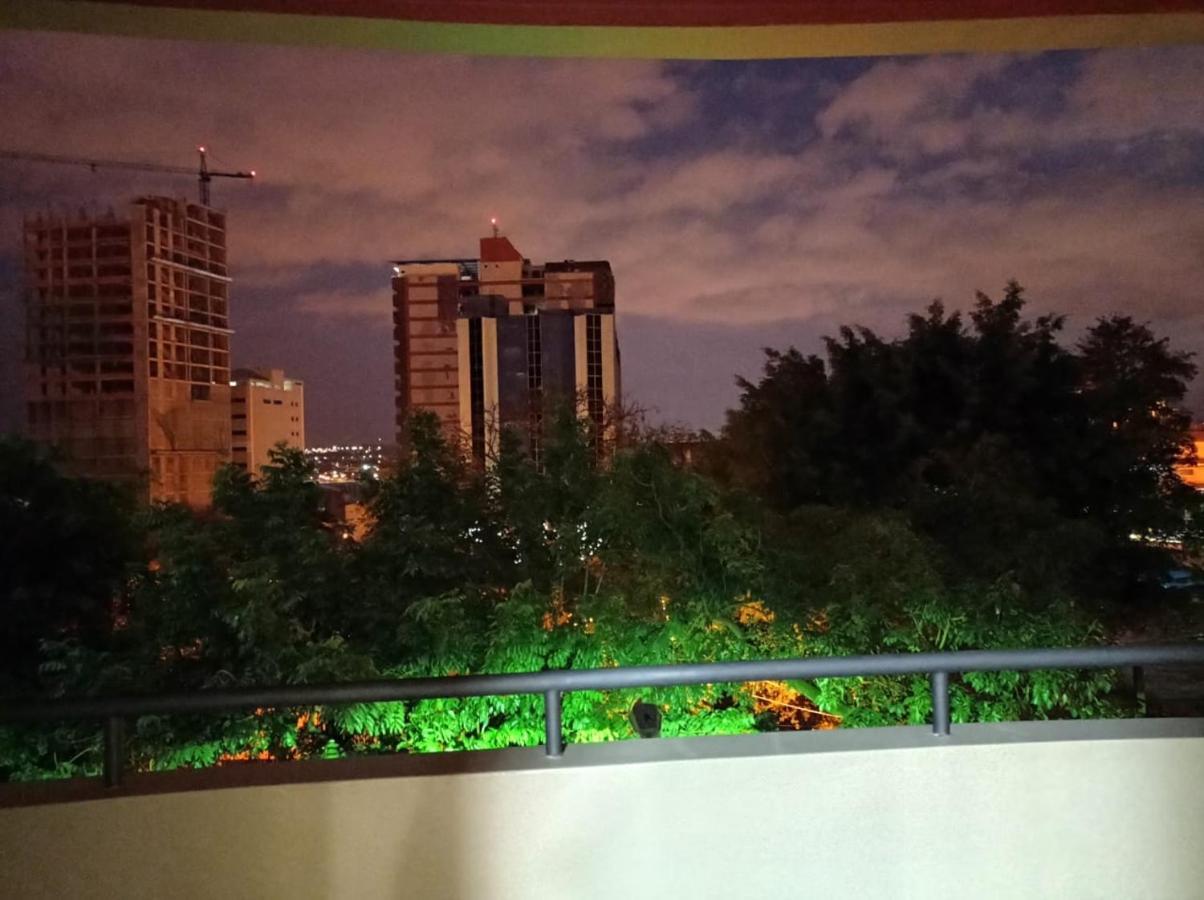 Amplio Y Comodo Apartamento Con Bella Vista En Pleno Centro 埃斯特城 外观 照片